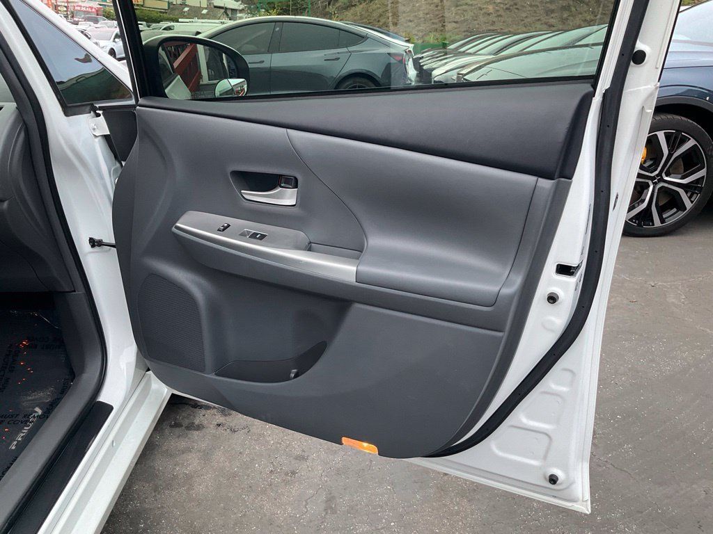 Used 2012 Toyota Prius V Five FWD image 62