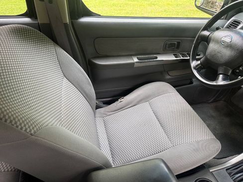 Used 2002 Nissan Frontier SE AWD/4WD image 90
