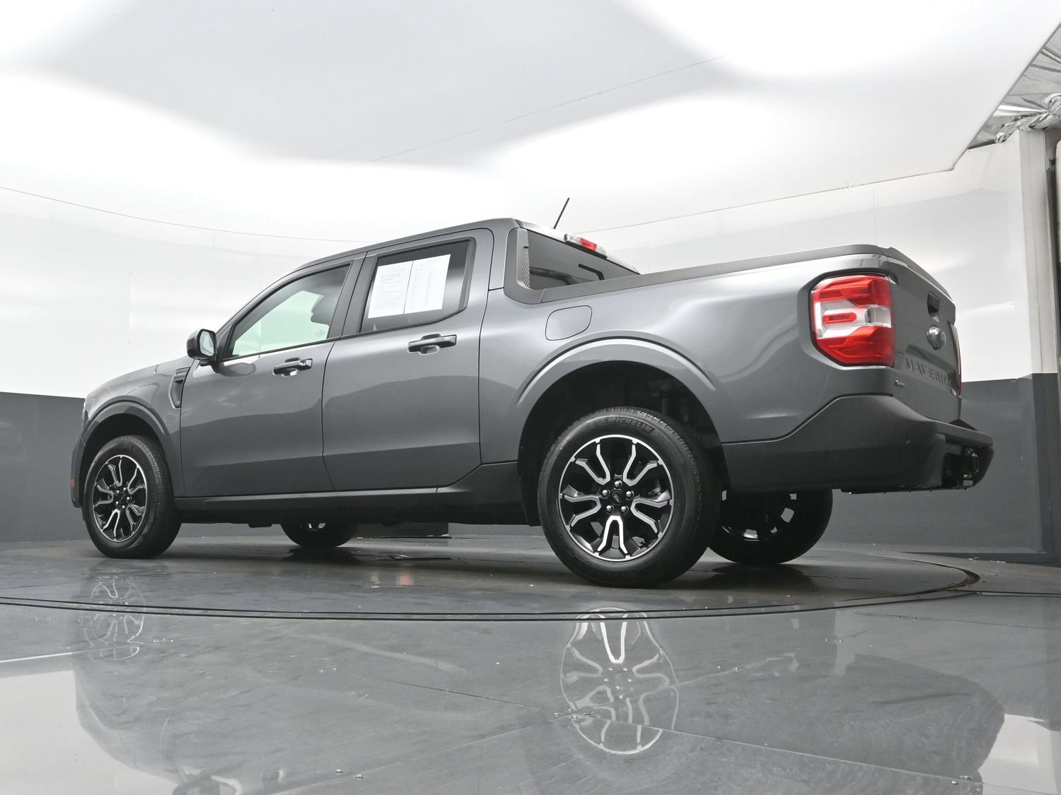 Used 2024 Ford Maverick Lariat FWD image 32