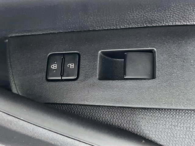 Used 2026 Toyota Corolla SE FWD image 32