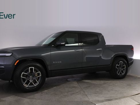 Used 2025 Rivian R1T Adventure Dual AWD/4WD image 18