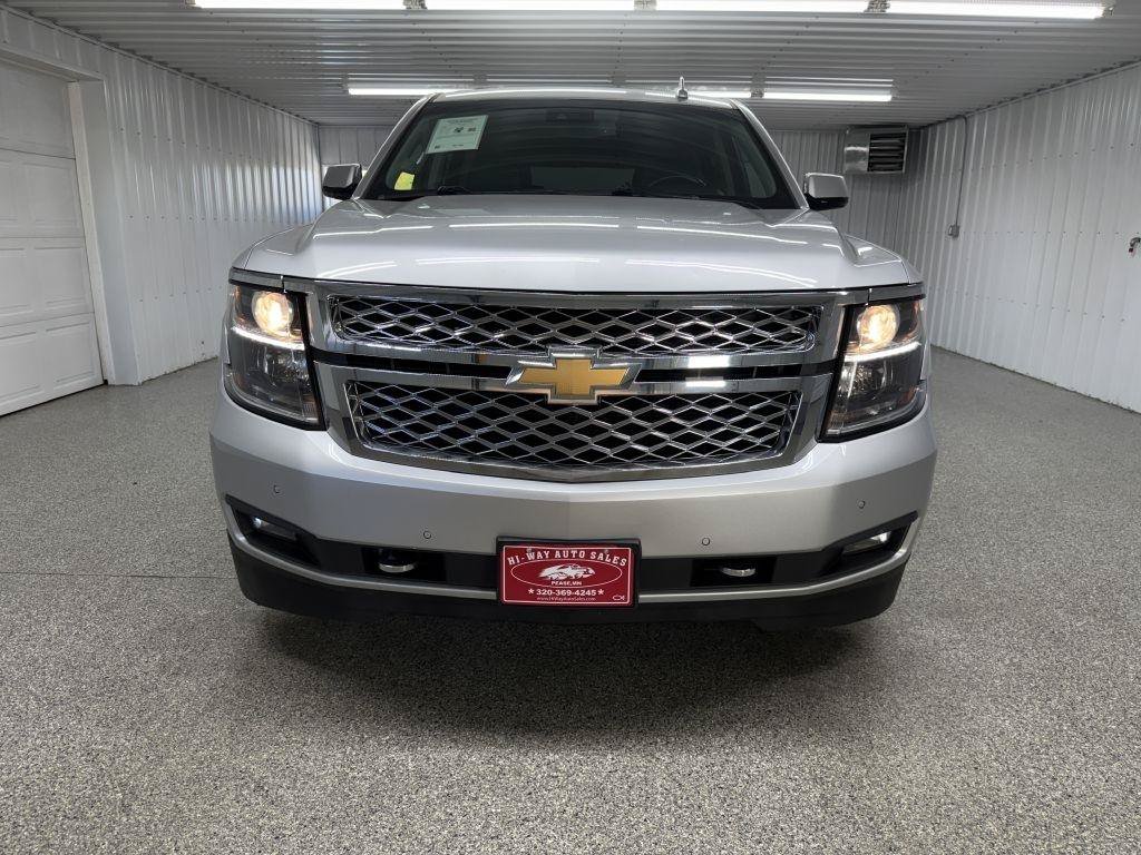 Used 2017 Chevrolet Suburban LT w/ LT Signature Package AWD/4WD image 2