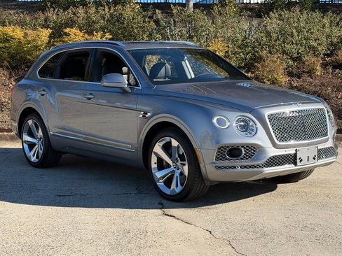Used 2018 Bentley Bentayga image 1