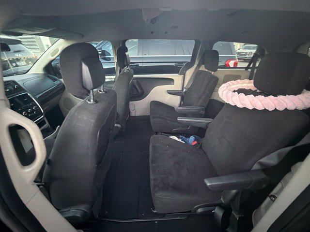 Used 2011 Dodge Grand Caravan Express FWD image 16