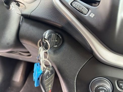 Used 2015 Jeep Cherokee Trailhawk w/ Leather Interior Group image 33