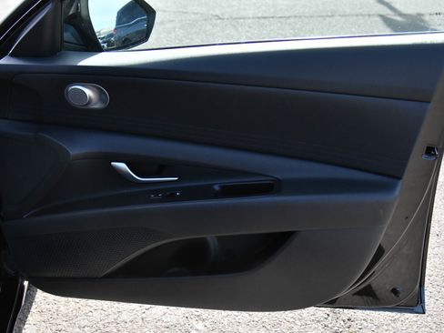 Used 2024 Hyundai Elantra SEL image 41