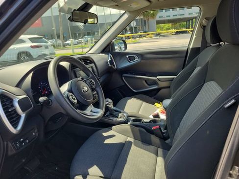 Used 2021 Kia Soul S FWD image 14