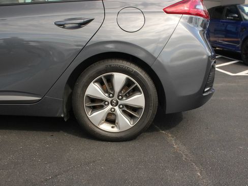 Used 2018 Hyundai Ioniq Plug-In Hybrid FWD image 4