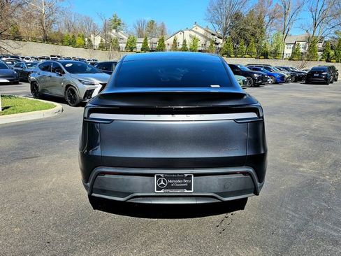 Used 2026 Tesla Model Y Premium image 9