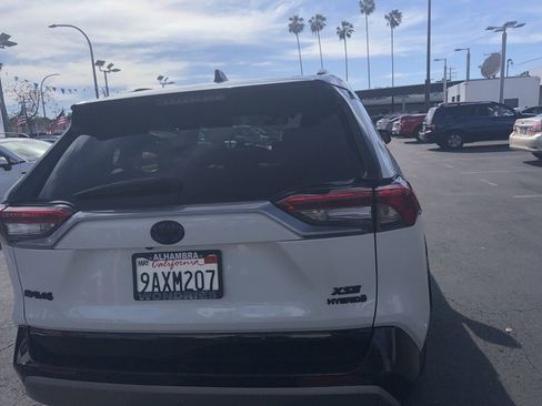 Used 2022 Toyota RAV4 XSE image 9