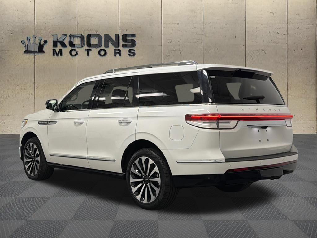 Certified 2023 Lincoln Navigator Reserve AWD/4WD image 6