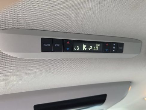 Used 2025 Toyota Sienna XLE w/ XLE Plus Package FWD image 15