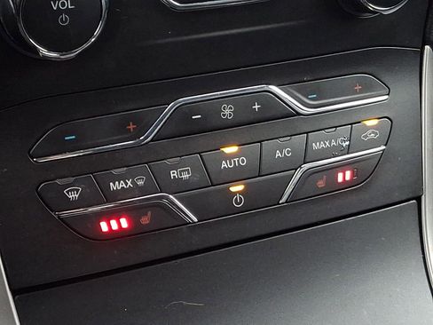 Used 2019 Ford Edge SEL w/ Equipment Group 201A image 15