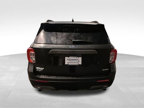 Used 2023 Ford Explorer XLT w/ Equipment Group 202A AWD/4WD image 9