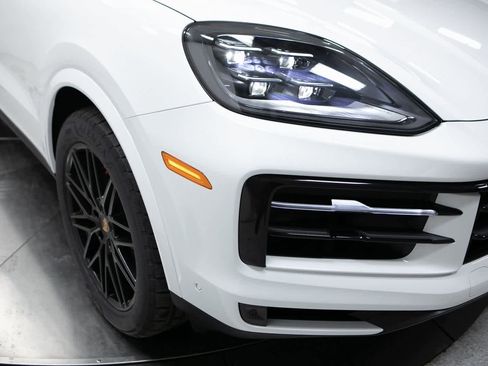 New 2026 Porsche Cayenne S image 12