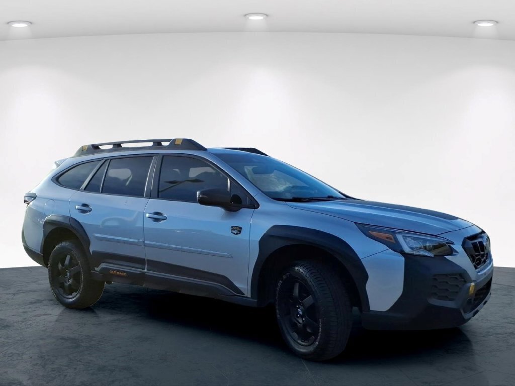Used 2025 Subaru Outback Wilderness AWD/4WD image 5