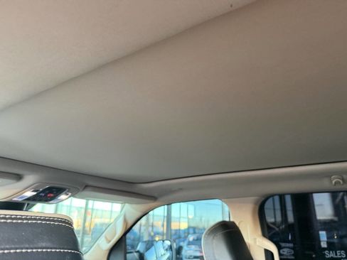 Used 2019 RAM 1500 Laramie image 10