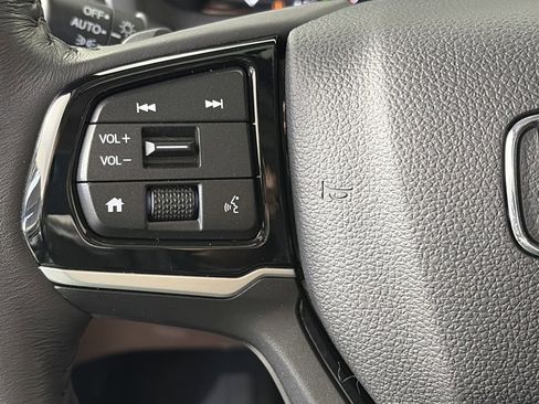 Used 2025 Honda Odyssey Elite image 16