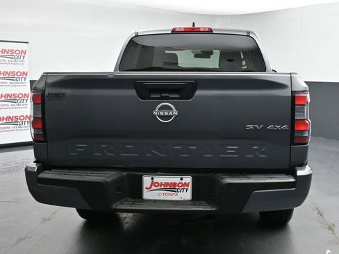 Used 2023 Nissan Frontier SV image 8