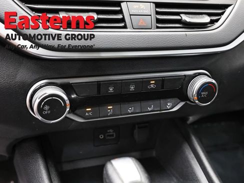 Used 2023 Nissan Altima 2.5 S FWD image 19