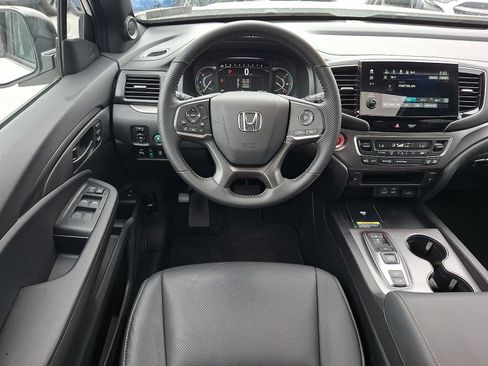 Used 2025 Honda Passport EX-L image 11