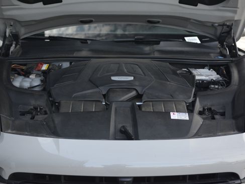 Certified 2021 Porsche Cayenne Coupe AWD/4WD image 36