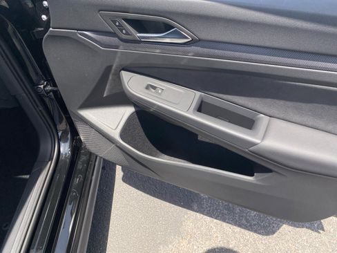 New 2025 Volkswagen Golf SE image 16
