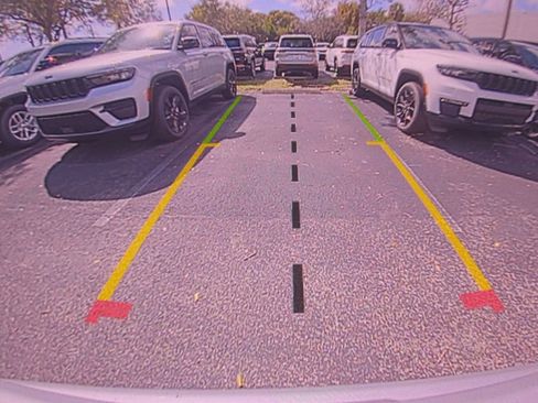 Used 2025 Jeep Compass Latitude image 23