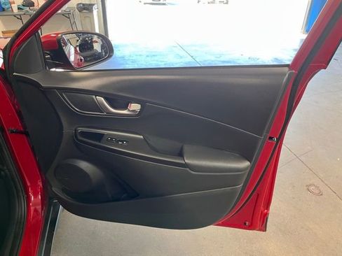 Used 2022 Hyundai Kona Limited image 12
