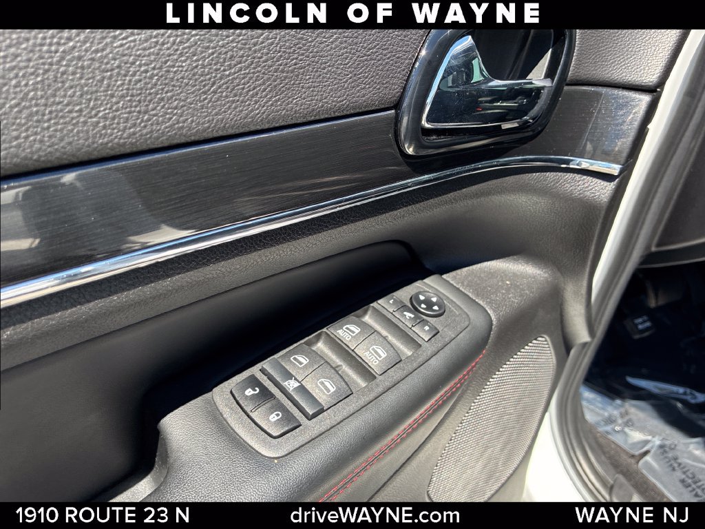 Used 2021 Jeep Grand Cherokee Trailhawk w/ Trailhawk Luxury Group AWD/4WD image 13