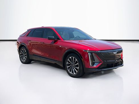 Certified 2024 Cadillac Lyriq Sport RWD image 3