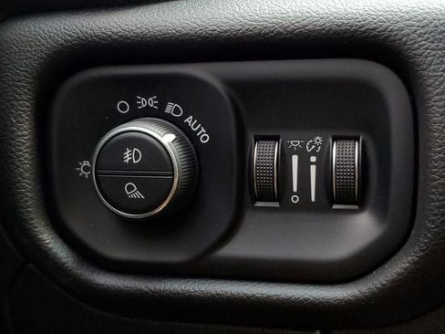 Certified 2025 RAM 1500 Big Horn RWD image 36