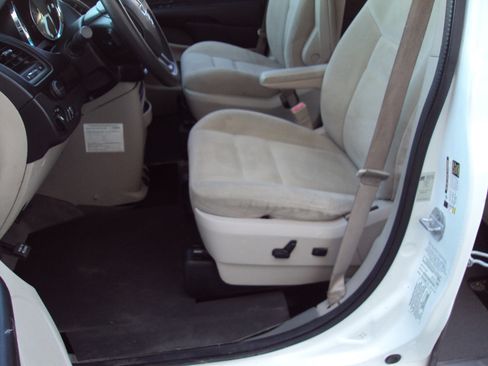 Used 2015 Dodge Grand Caravan SE w/ Quick Order Package 29E SE image 23