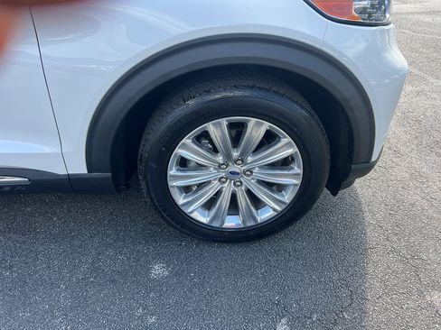 Used 2022 Ford Explorer Limited w/ Equipment Group 301A image 13