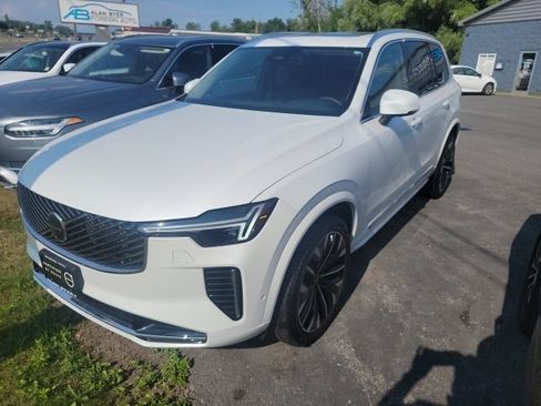 Certified 2025 Volvo XC90 B6 Plus AWD/4WD image 23