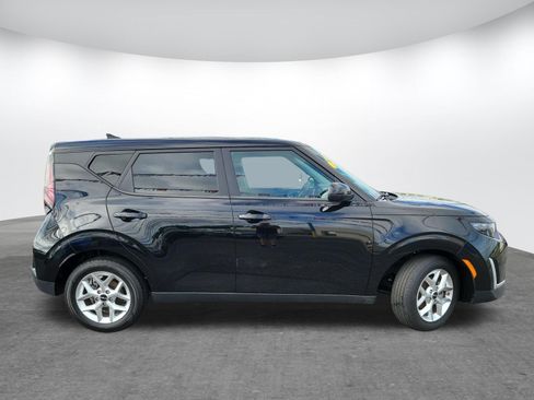 Used 2025 Kia Soul LX w/ LX Technology Package FWD image 4
