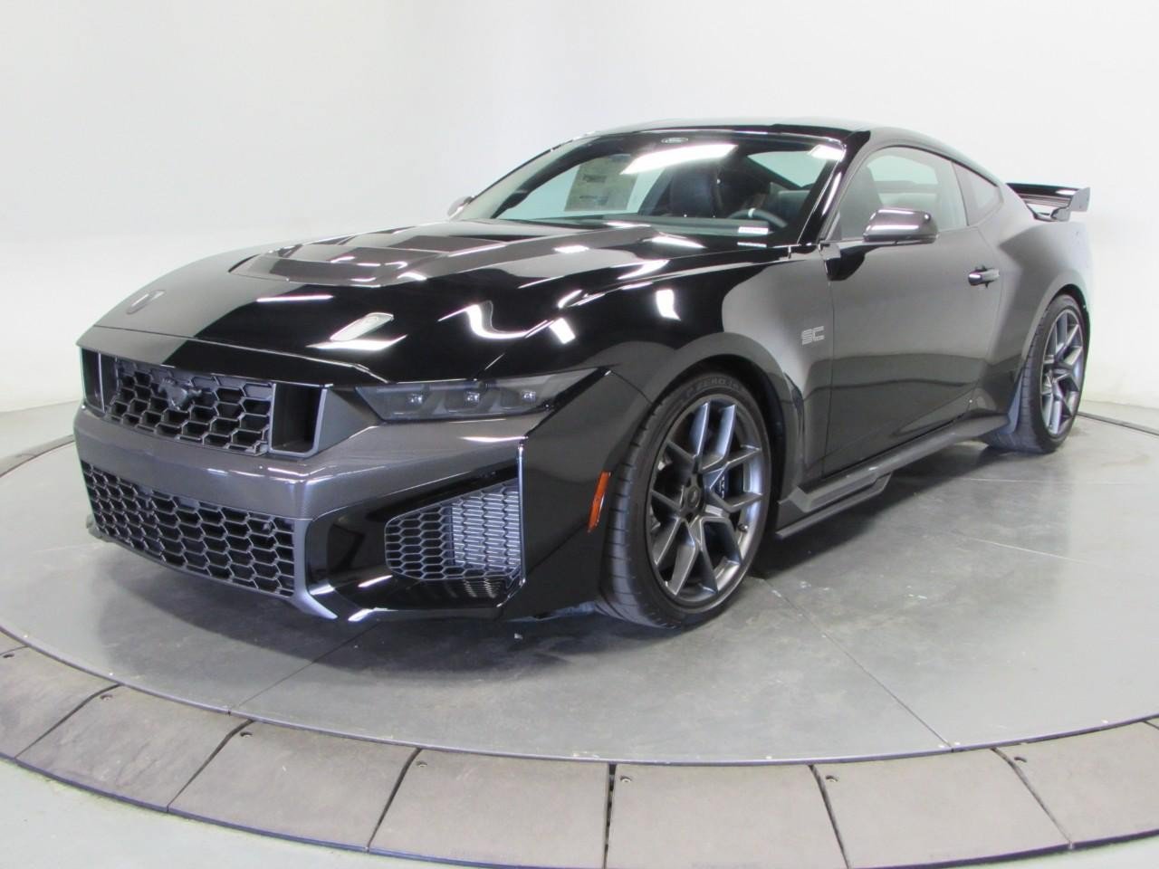 New 2026 Ford Mustang Dark Horse SC w/ Carbon Fiber Exterior Package RWD image 3