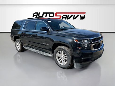 Used 2017 Chevrolet Suburban LT image 1