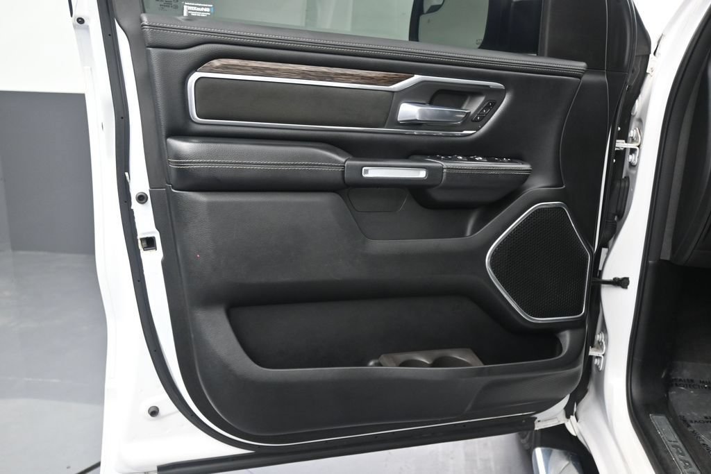 Used 2020 RAM 1500 Laramie RWD image 11