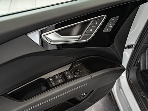 Used 2023 Audi Q4 e-tron Premium w/ Convenience Package image 16