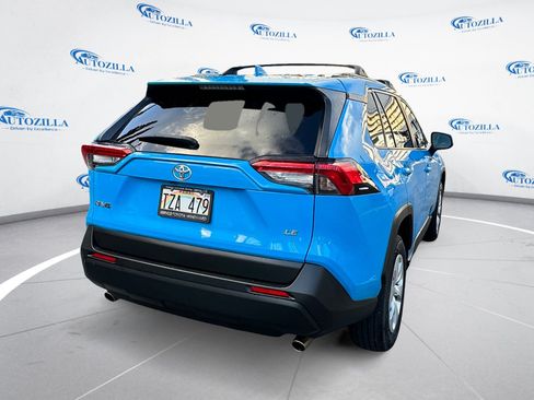 Used 2019 Toyota RAV4 LE FWD image 5