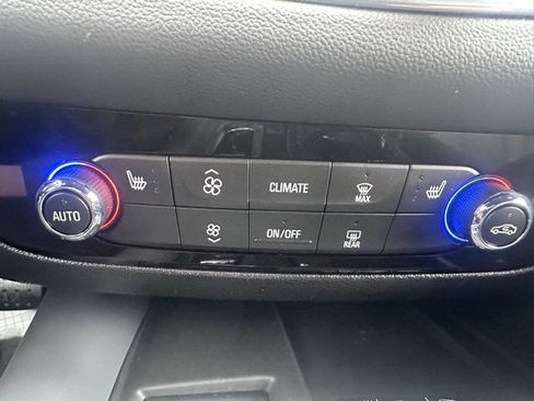 Certified 2024 Buick Enclave Essence image 25