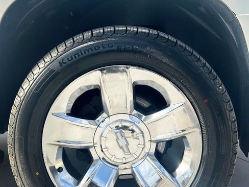 Used 2013 Chevrolet Avalanche LTZ image 15