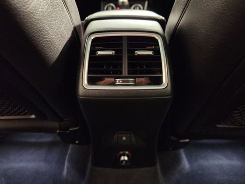 Used 2018 Audi Q3 2.0T Premium FWD image 31
