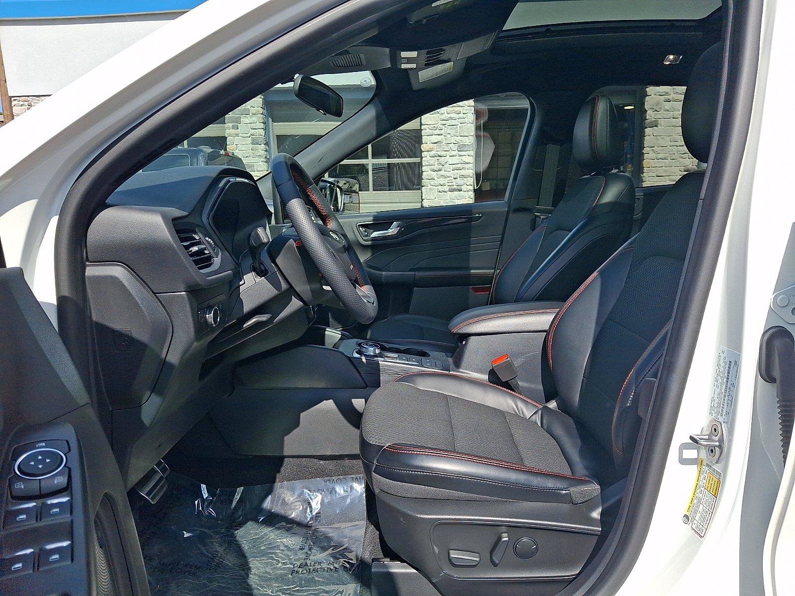 Used 2023 Ford Escape ST-Line AWD/4WD image 13