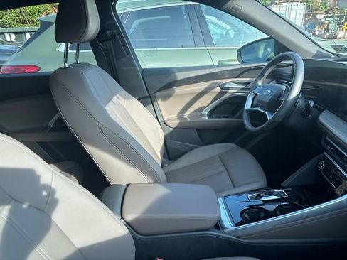 Used 2025 Audi Q5 Premium w/ Convenience Package AWD/4WD image 10