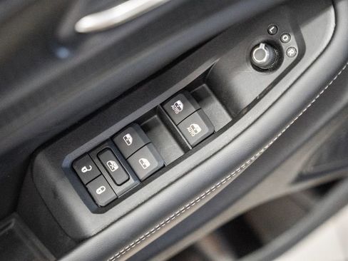 New 2025 Jeep Grand Cherokee Altitude image 36