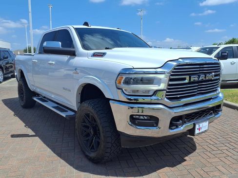 Used 2022 RAM 2500 Laramie AWD/4WD image 3