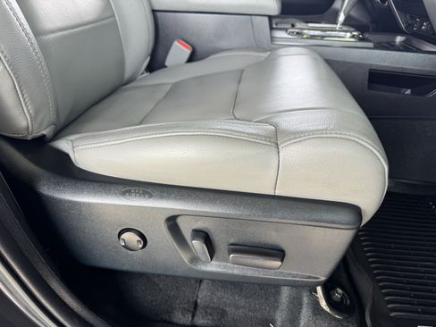 Used 2017 Toyota Tundra Limited w/ Limited Premium Package AWD/4WD image 25