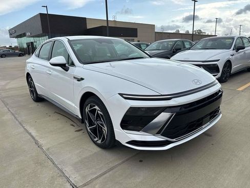 New 2026 Hyundai Sonata SEL image 1